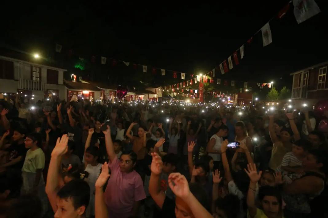 Kepez’de Kültür Festivali’nin Açılış Korteji Renk Kattı 2